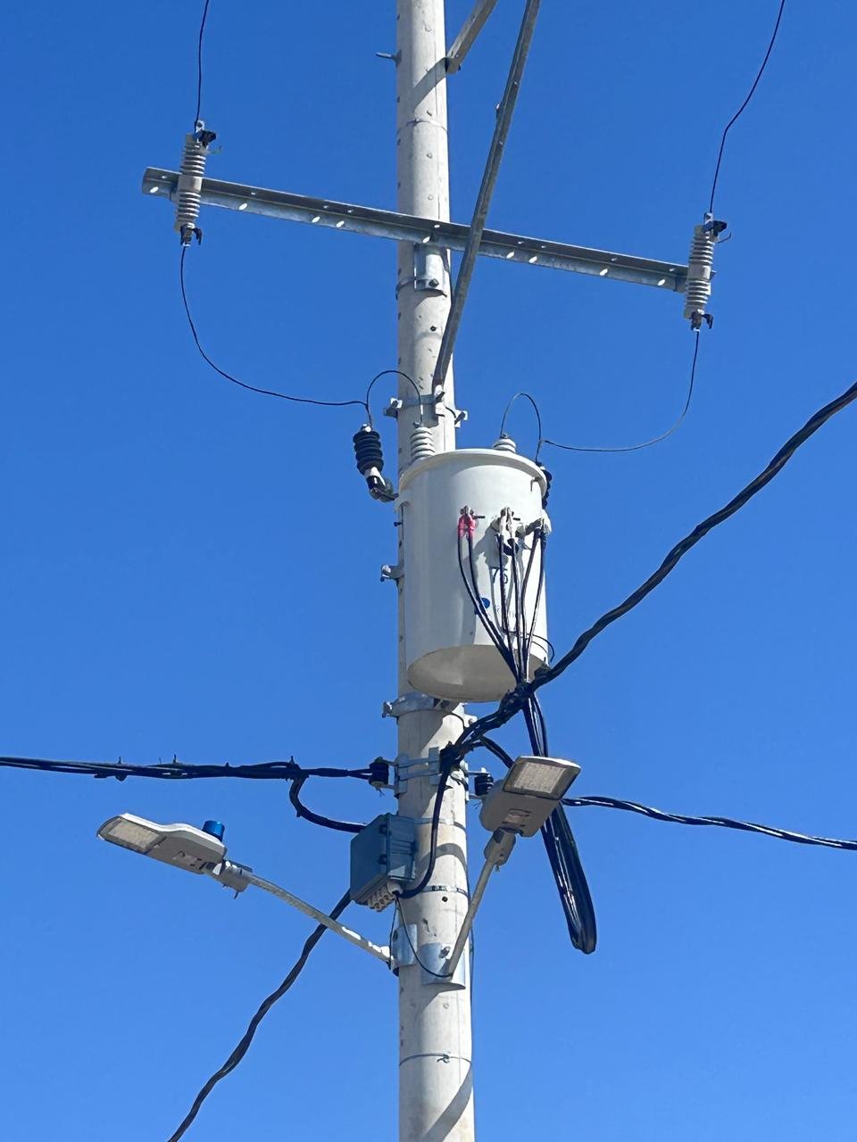 Infraestructura 100% nuevas - Postes con disponibilidad de servicios públicos
